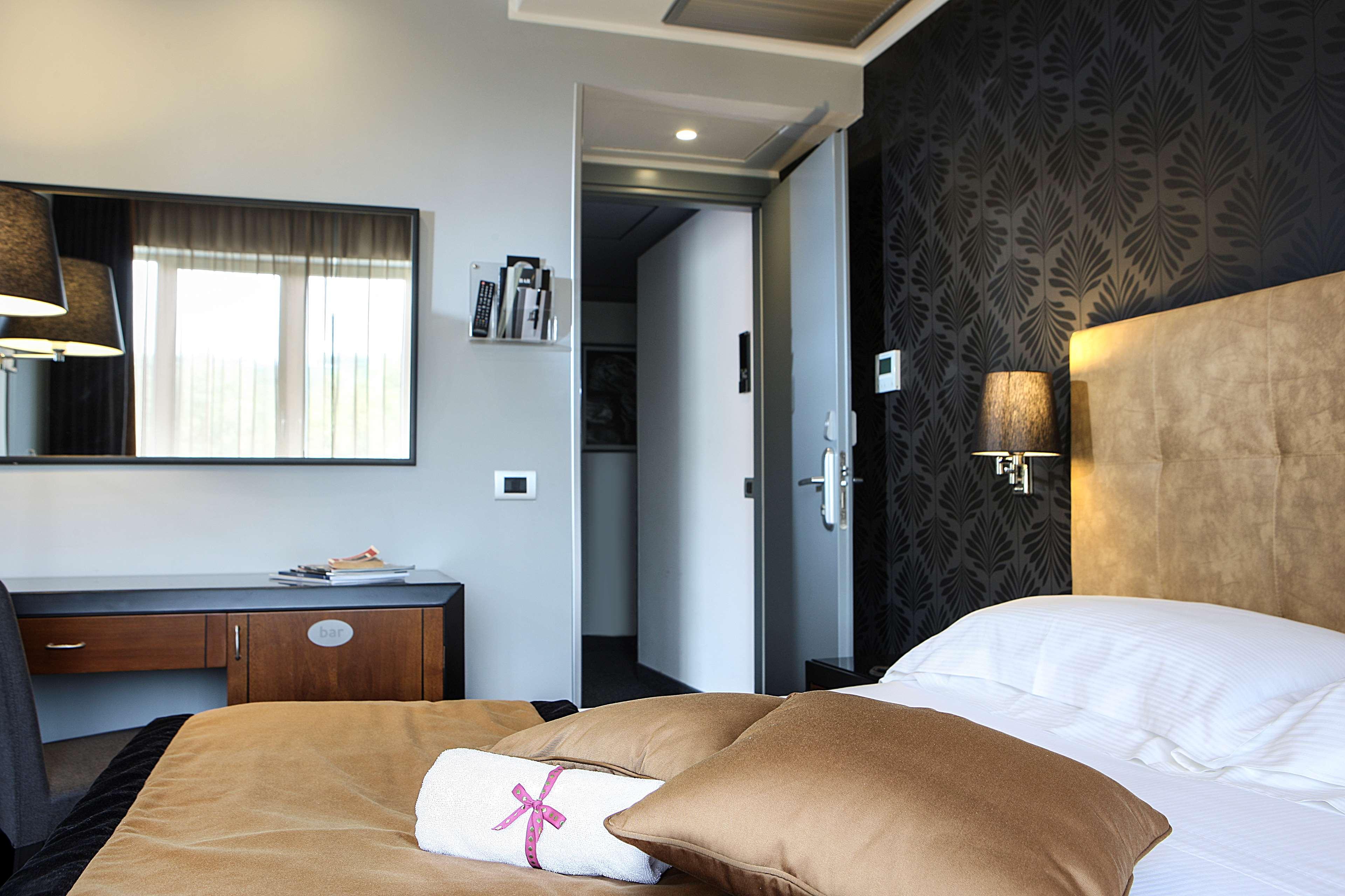 Best Western Plus Scottsdale Thunderbird Suites Экстерьер фото