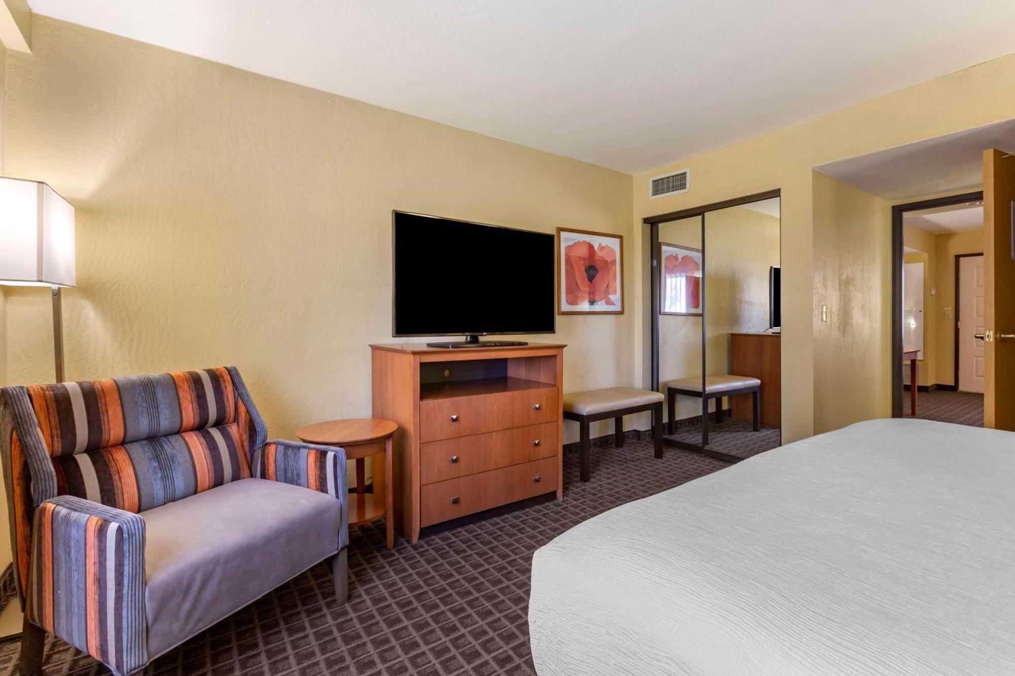 Best Western Plus Scottsdale Thunderbird Suites Экстерьер фото