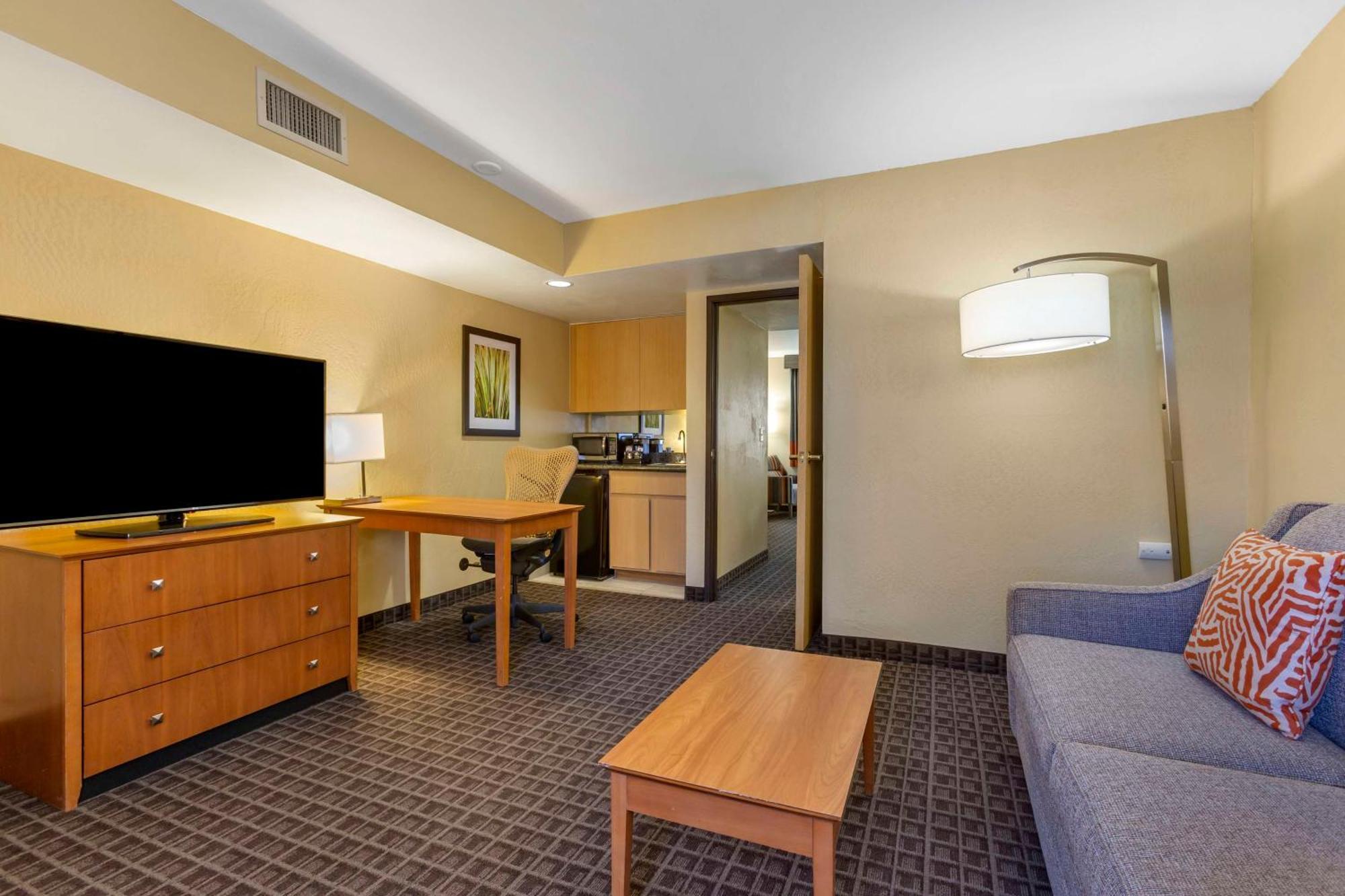 Best Western Plus Scottsdale Thunderbird Suites Экстерьер фото