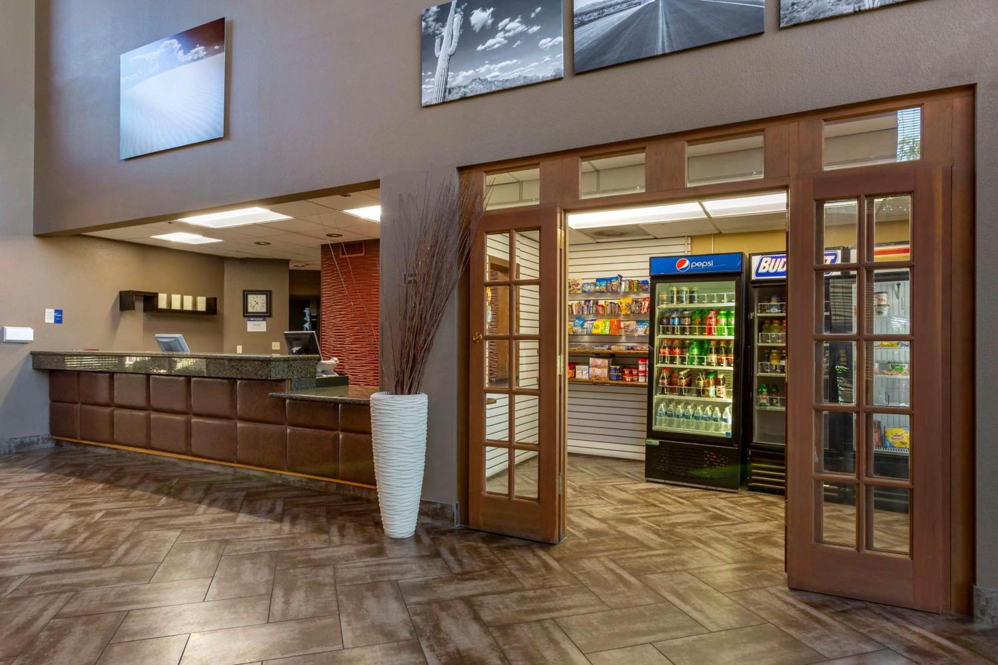 Best Western Plus Scottsdale Thunderbird Suites Экстерьер фото