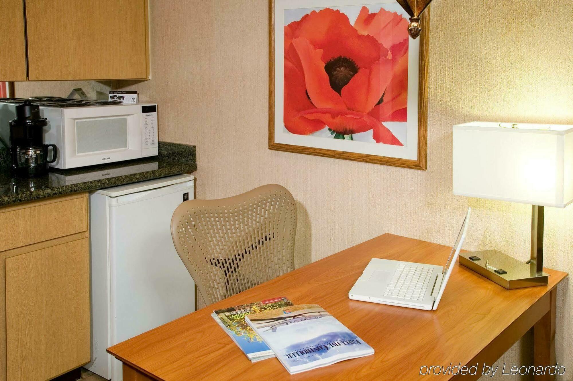 Best Western Plus Scottsdale Thunderbird Suites Экстерьер фото