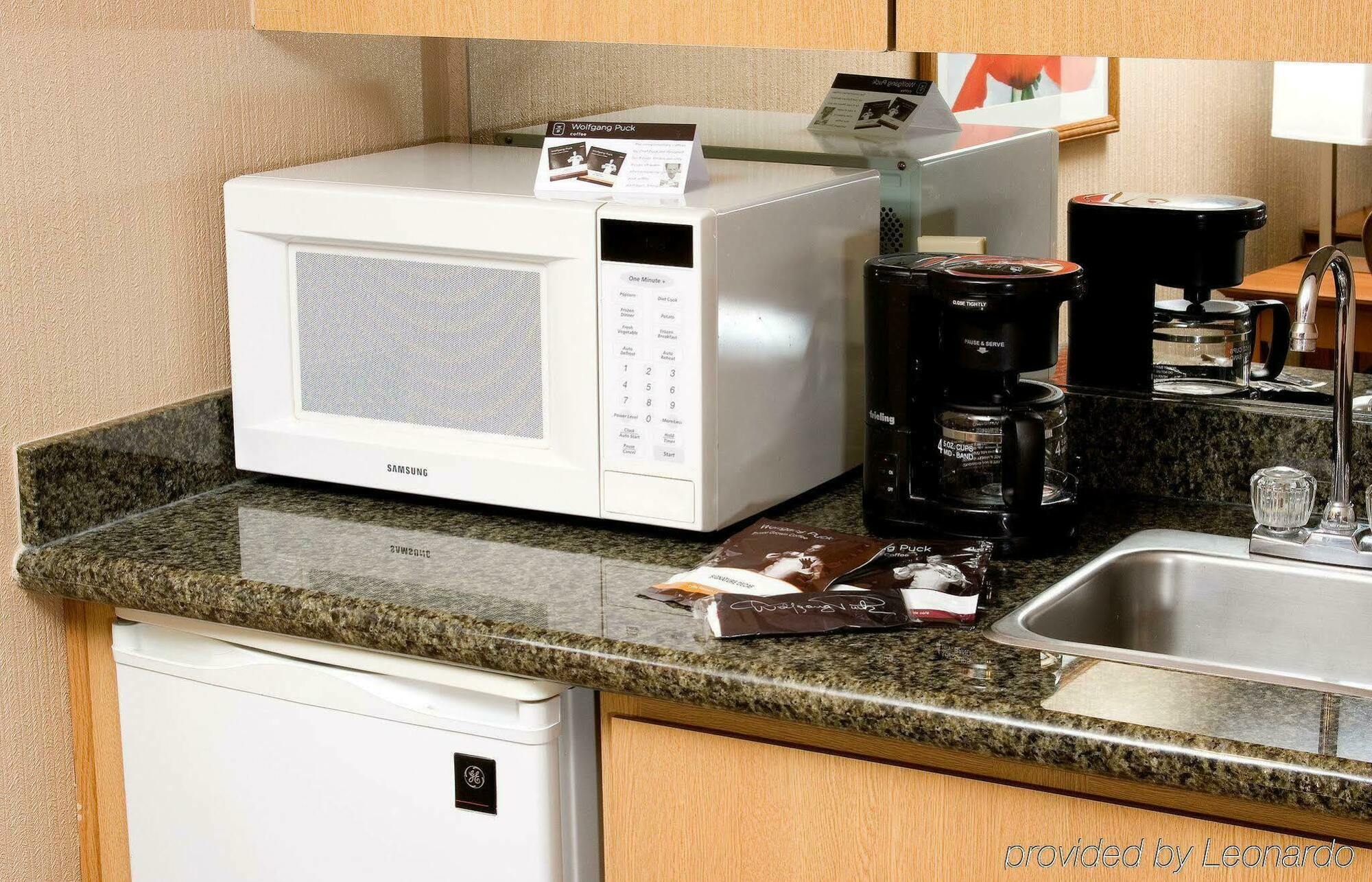 Best Western Plus Scottsdale Thunderbird Suites Экстерьер фото