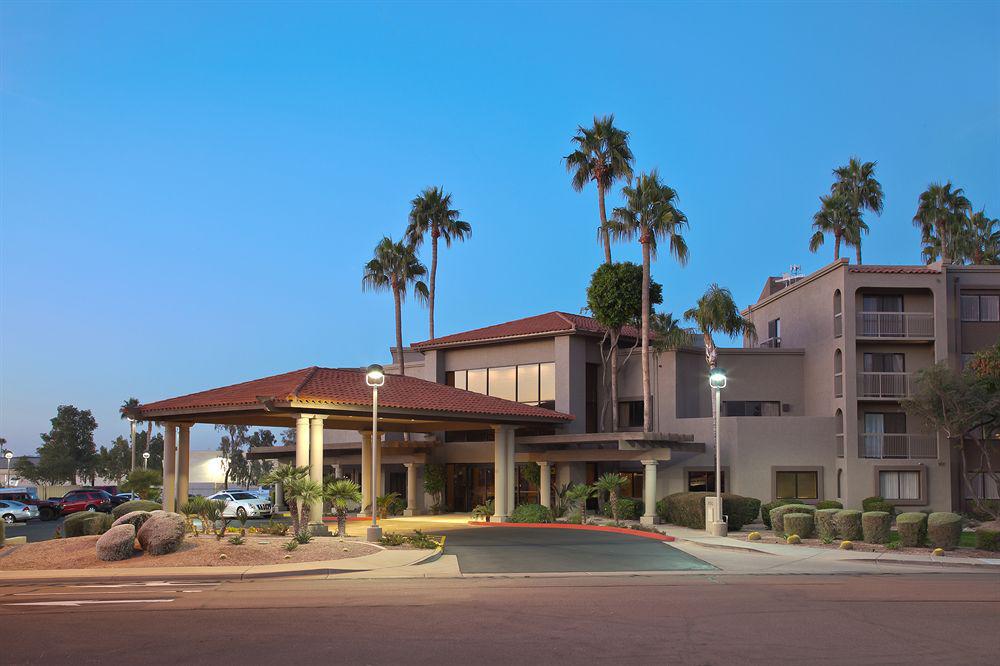 Best Western Plus Scottsdale Thunderbird Suites Экстерьер фото